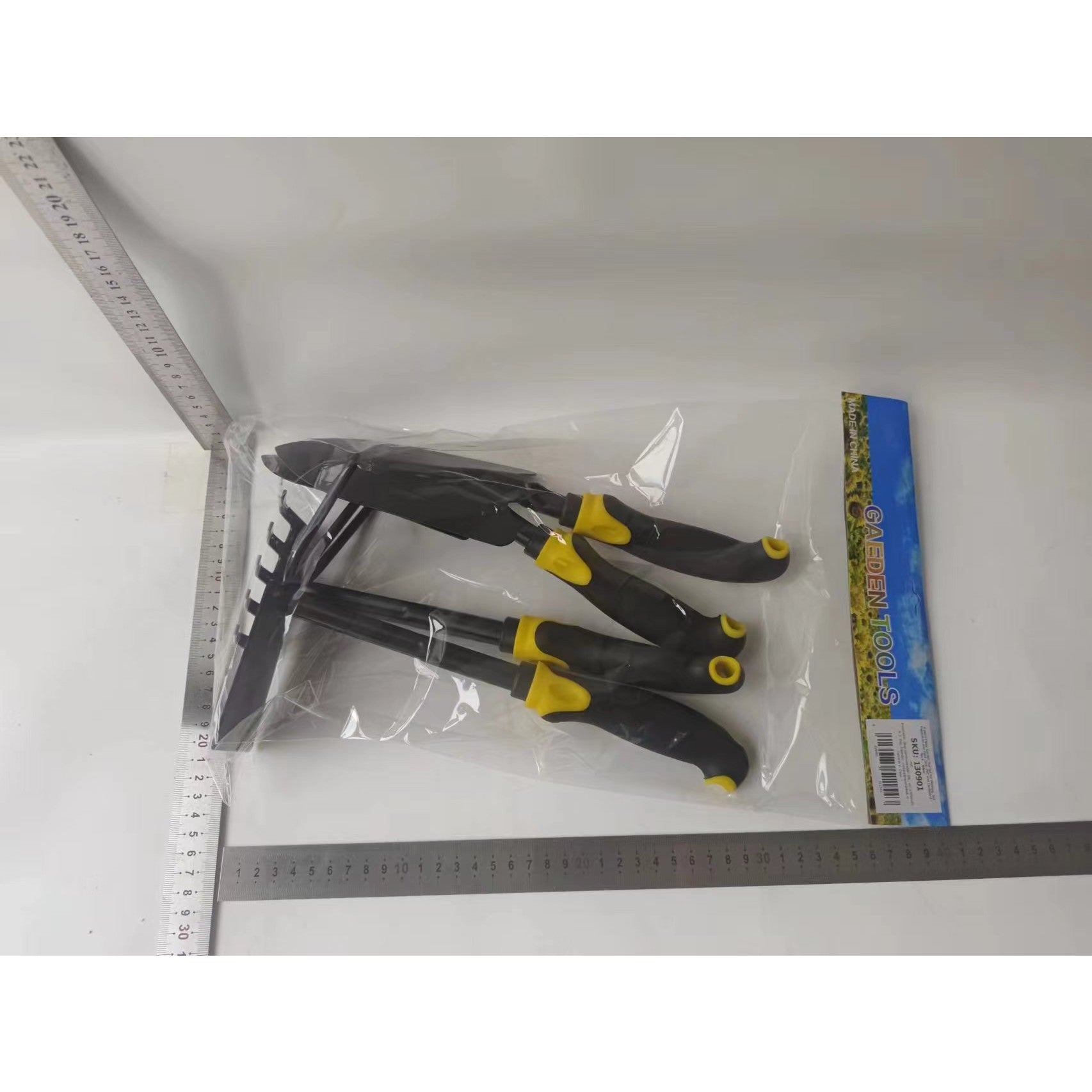 Set 4 Unelte de Gradina Flippy, pentru Plantare Prelucrare Sol si Ingrijire Plante, Material PVC carbon, Negru Galben-1