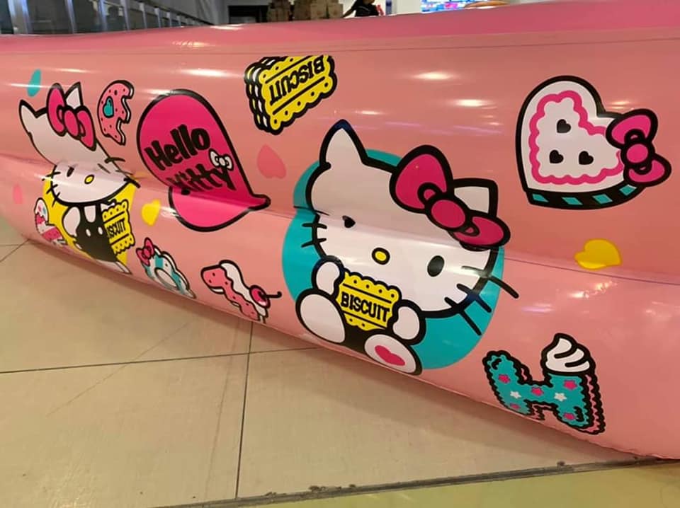 Piscina Gonflabilă Hello Kitty cu 2 Straturi, 210cm x 140cm x 45cm