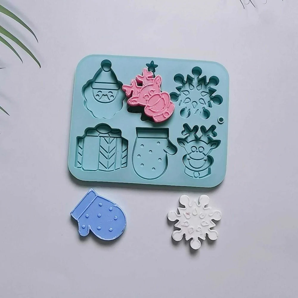 Forma din Silicon Albastra cu 6 Figurine pentru Ciocolata, Fursecuri, Prajituri, Turta Dulce, 29.5 x 17 x 3 cm