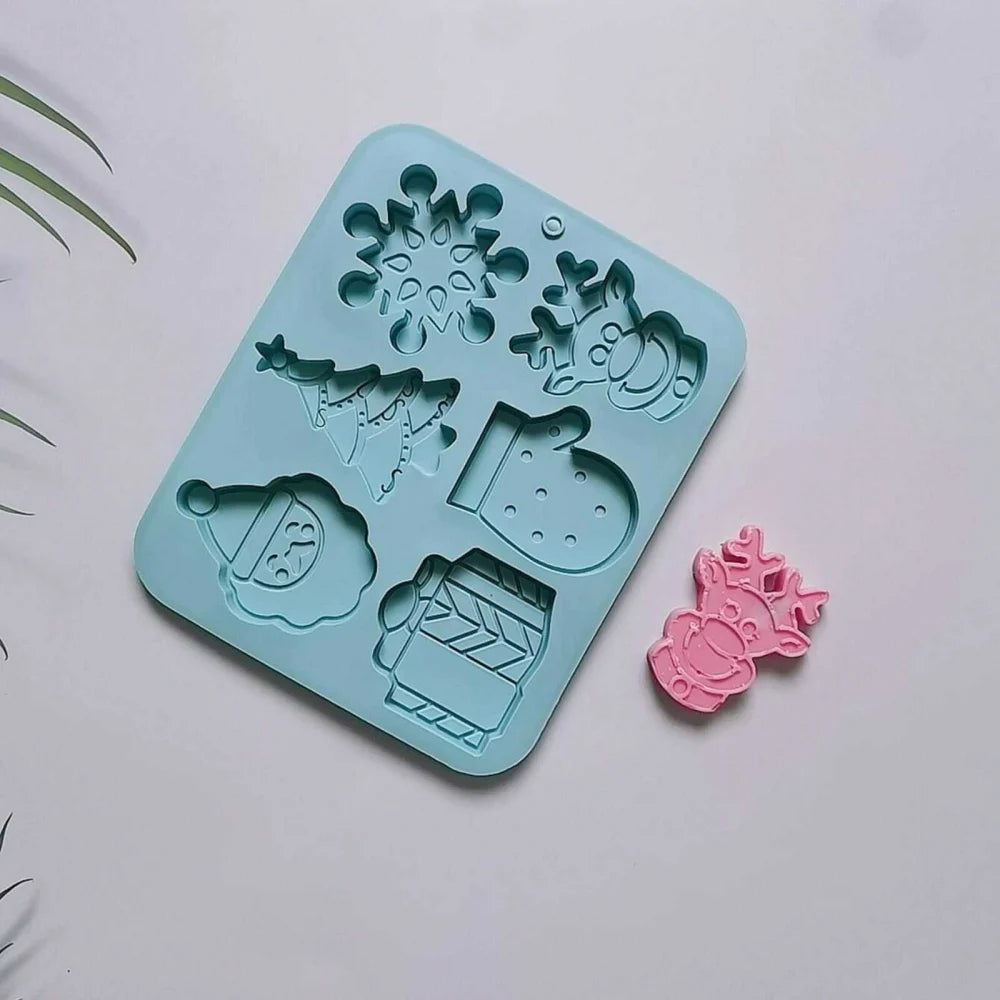 Forma din Silicon Albastra cu 6 Figurine pentru Ciocolata, Fursecuri, Prajituri, Turta Dulce, 29.5 x 17 x 3 cm