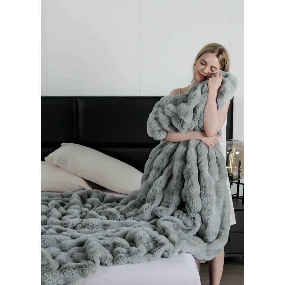 Pătură Luxury Soft Touch, cu Blăniță Artificială Tip Iepure, 200x230 cm