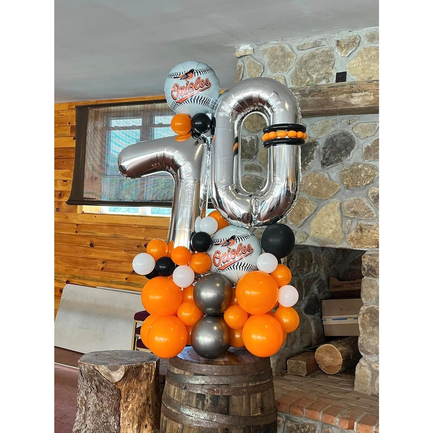 Balon din Folie Metalizata, Flippy, Figurina Cifra, Tema Aniversare 100 cm, Ambalaj Individual, Pai inclus, Umflare cu Aer sau Heliu, Argintiu, Cifra 7-5