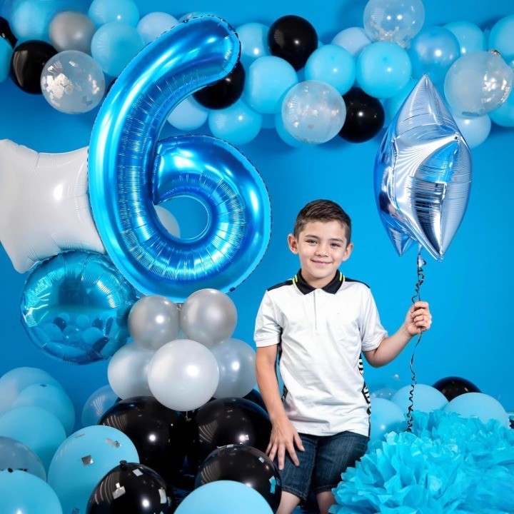 Balon din Folie Metalizata Flippy, Figurina Cifra, Tema Aniversare 100 cm, Ambalaj Individual, Pai inclus, Umflare cu Aer sau Heliu, Albastru, Cifra 6-5