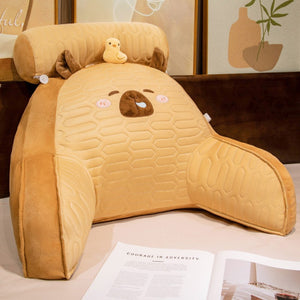 Perna Multifunctionala, Flippy, Spatar pentru Pat, Protectie Lombara, Marime Medie, 60 x 40 cm, din Latex, Model Capybara cu Ratusca in Cap, Maro-0