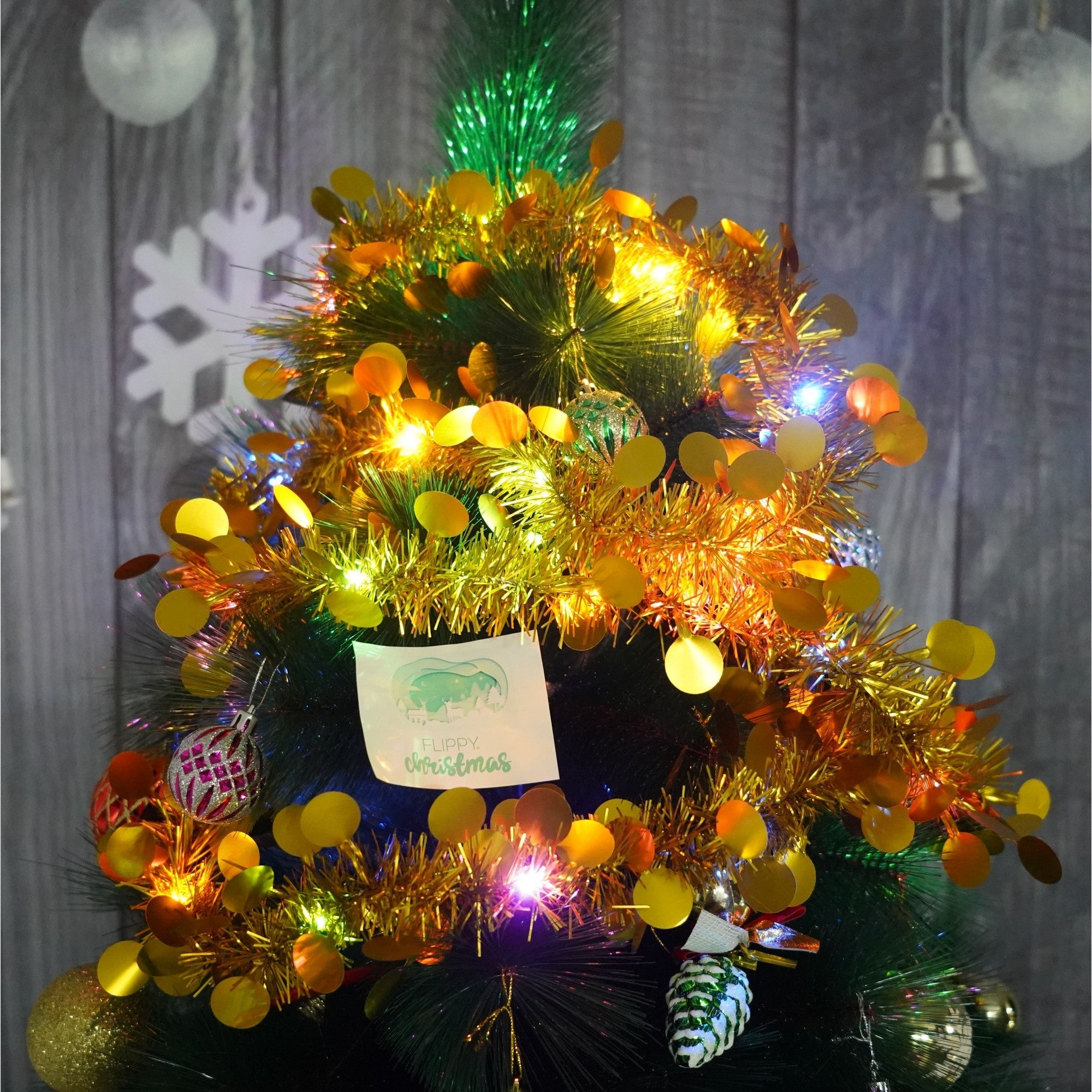 Beteala Craciun cu LED, Aurie, model cu paiete rotunde, 2 m x 5 cm, PVC, Sir, Artificiala, Flippy-1