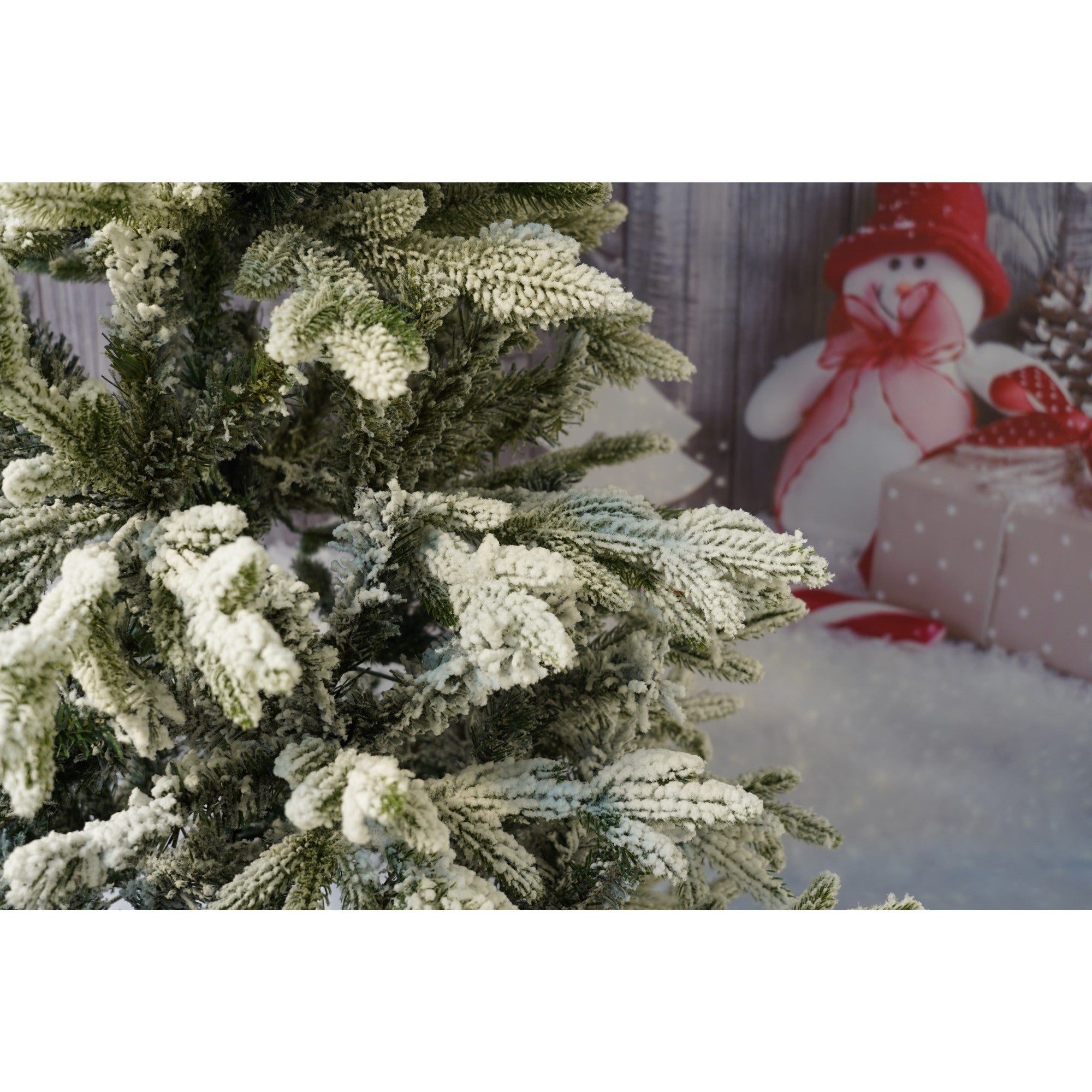 Brad Artificial de Craciun, Flippy, 1.5 m inaltime, Verde, Pulverizat complet alb-tip zapada, Interior/ Exterior, Ramuri bogate, Resigilat-3