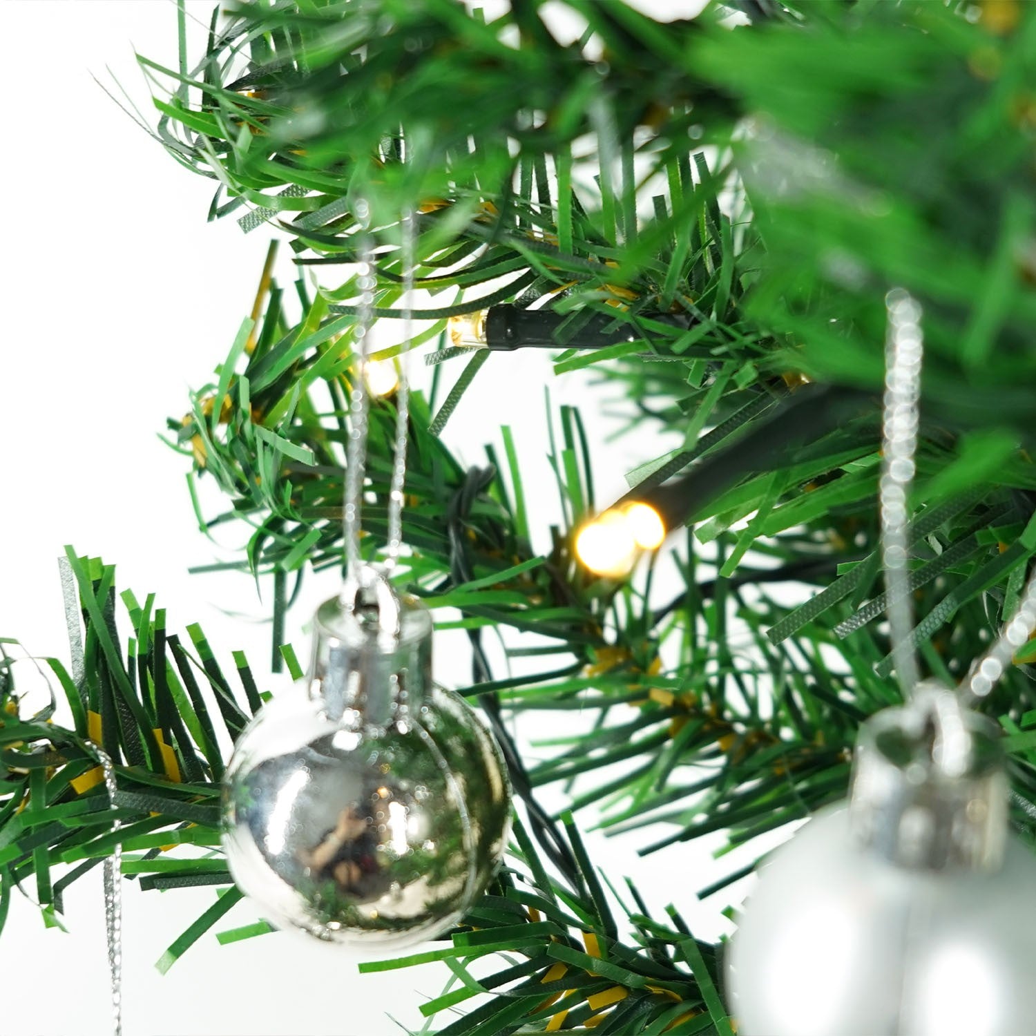 Brad Artificial Impodobit, 60 cm, suport plastic cu instalatie luminoasa 20 LED alb cald + 20 globuri argintii incluse, Flippy-6