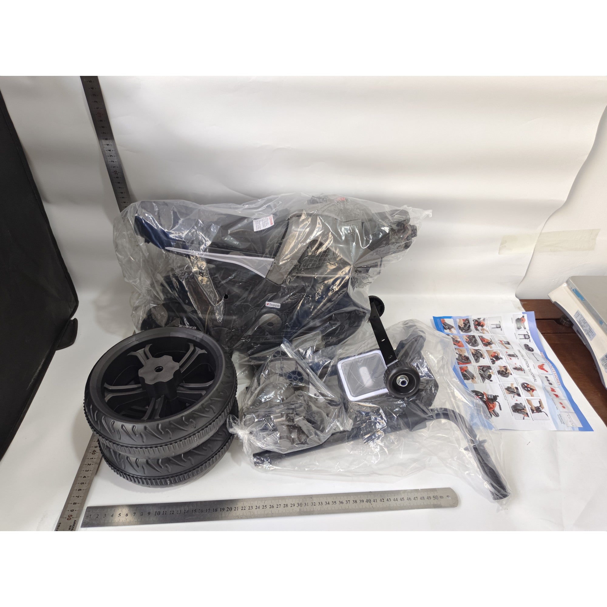 Motocicletă Electrică cu 2 Roti Mari si 2 Ajutatoare, Flippy, Acumulator Încarcare, Anti-Rasturnare, Lumini, Gri Negru-2