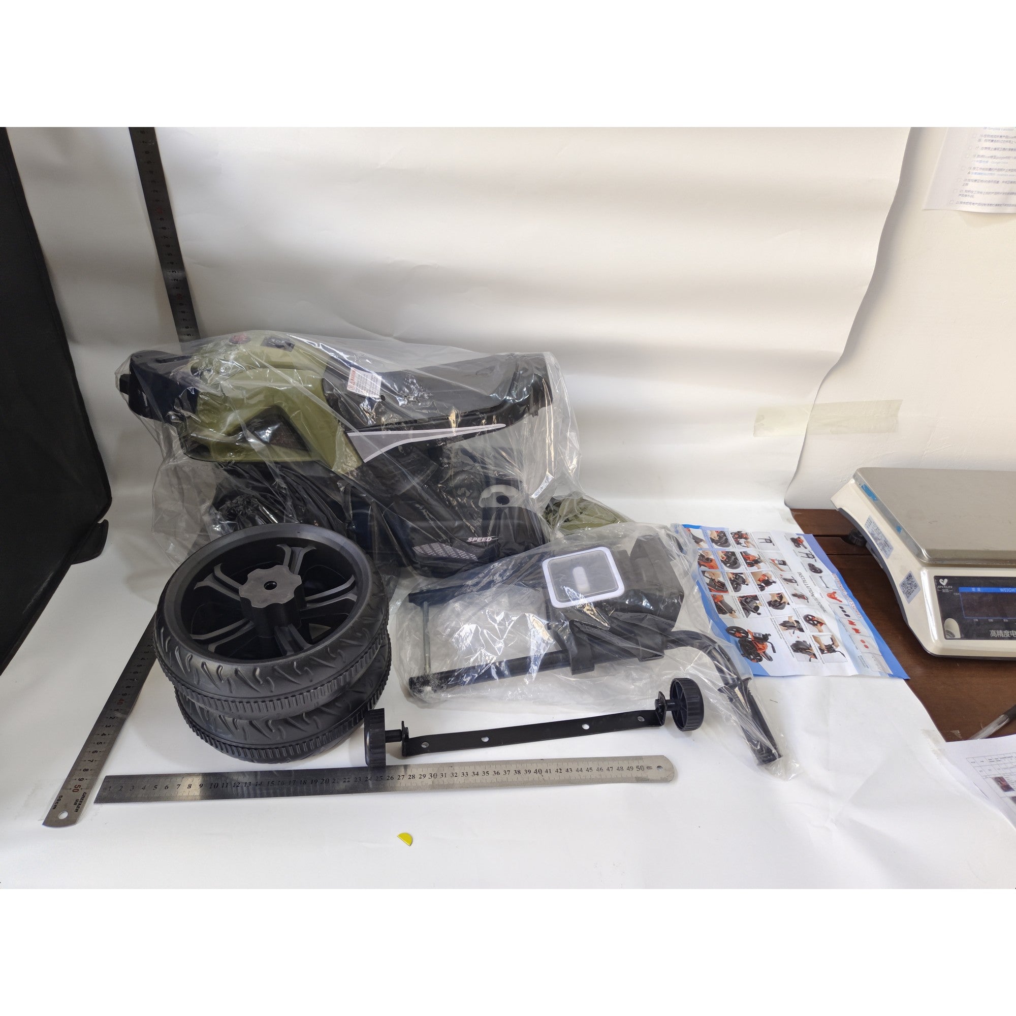 Motocicletă Electrică cu 2 Roti Mari si 2 Ajutatoare, Flippy, Acumulator Încarcare, Anti-Rasturnare, Lumini, Verde Negru-2