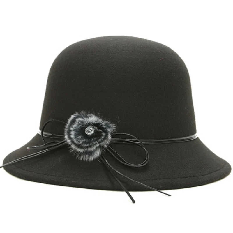 Palarie din stofa ciucure cu fundita- Negru
