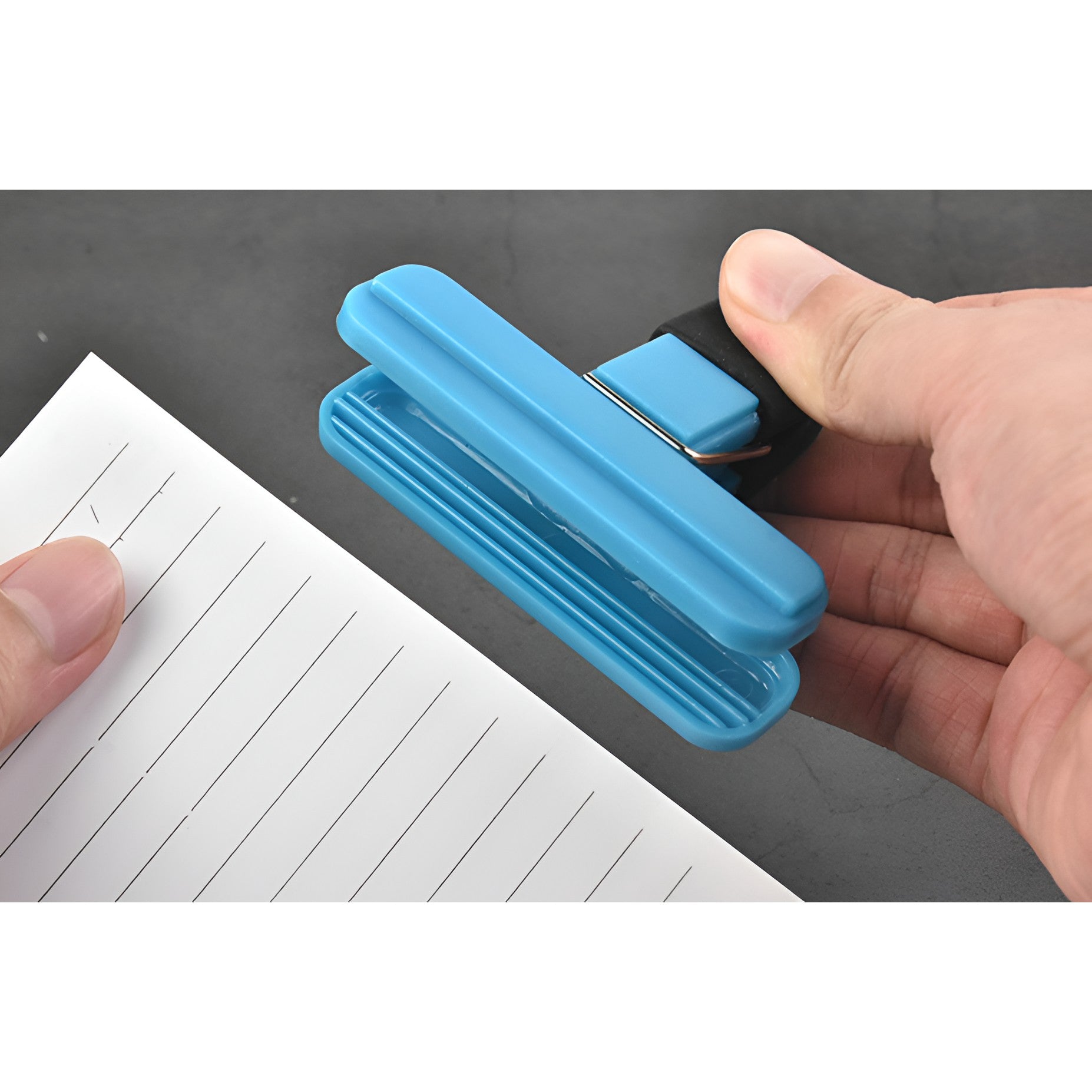 Cleste Multifunctional pentru Sigilarea Pungilor, Flippy, din Plastic, Mentine Alimentele Proaspete, 7x6.5 cm, Albastru-5