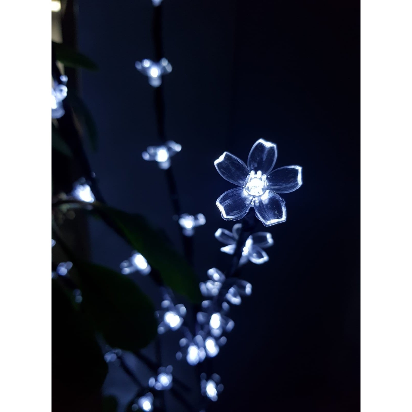 Decoratiune Luminoasa Crenguta cu Baterii 72 LED -uri Flori Alb Rece-2