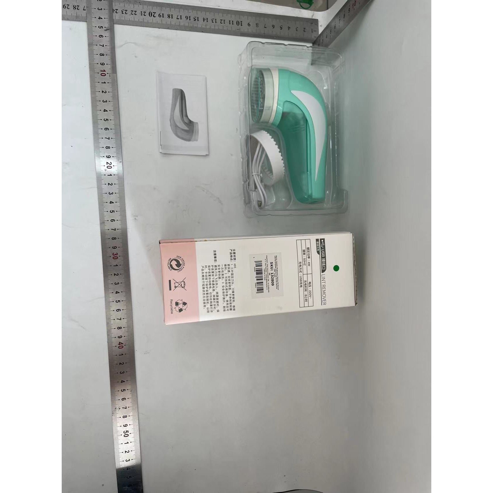 Aparat Pentru Curatat Scame, Par Si Praf, Flippy, Pentru Diferite Tipuri De Material, Cu Lame Din Otel Inoxidabil, Incarcare Prin USB Type-C, Cu Perie De Curatare si Cablu USB Incluse, 13.5x9 cm, Verde-1