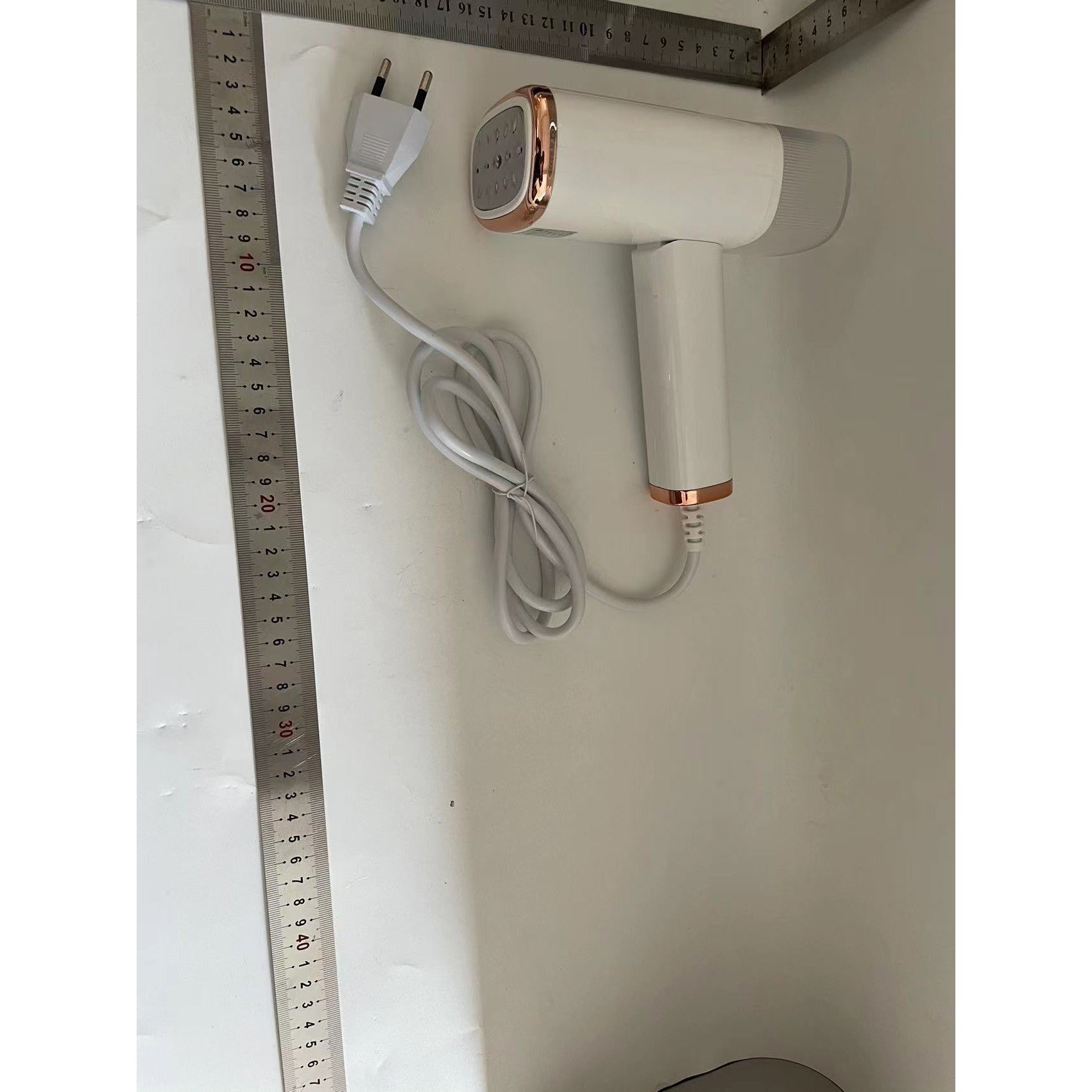 Aparat de Calcat Vertical Portabil cu Abur, Flippy, Putere 1000W, Rezervor de 100 ml, Priza, Functie Anti Calcar si Auto Curatare, Pliabil, 15x17x7.5 cm, Alb-1