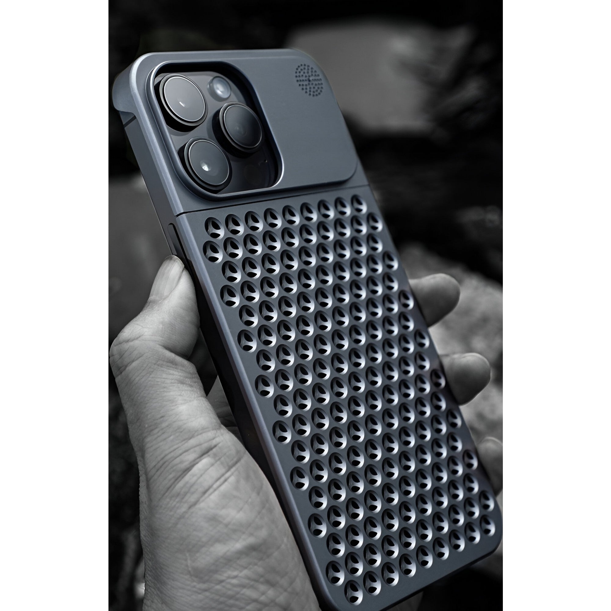 Husa Aromaterapia Compatibila cu iPhone 15 Pro, Flippy, Antisoc, Antizgariere, Protectie Camera si Supraincalzire, din Aliaj de Aluminiu, Gri-6