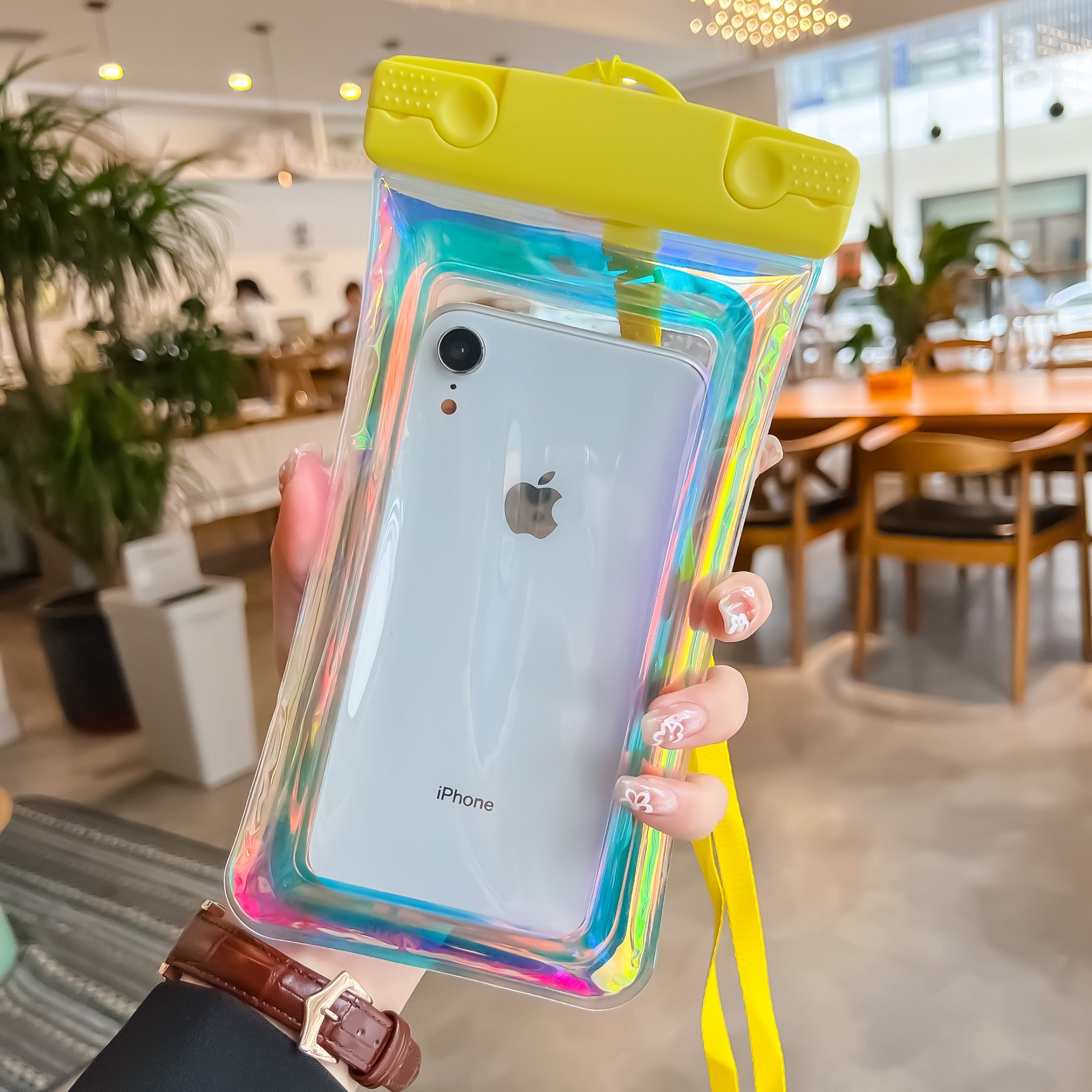 Husa subacvatica Holografica Waterproof Flippy, Snowproof, Universala, Impermeabila, cu Snur, pentru telefon sau documente, Galben-1