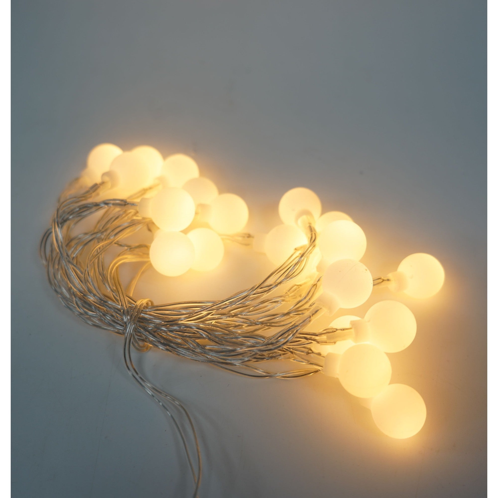 Instalatie Craciun, 2.5 m, 20 de LED-uri, alb-cald, model cu bilute, liniara, cu baterie, interior/exterior, Flippy-1
