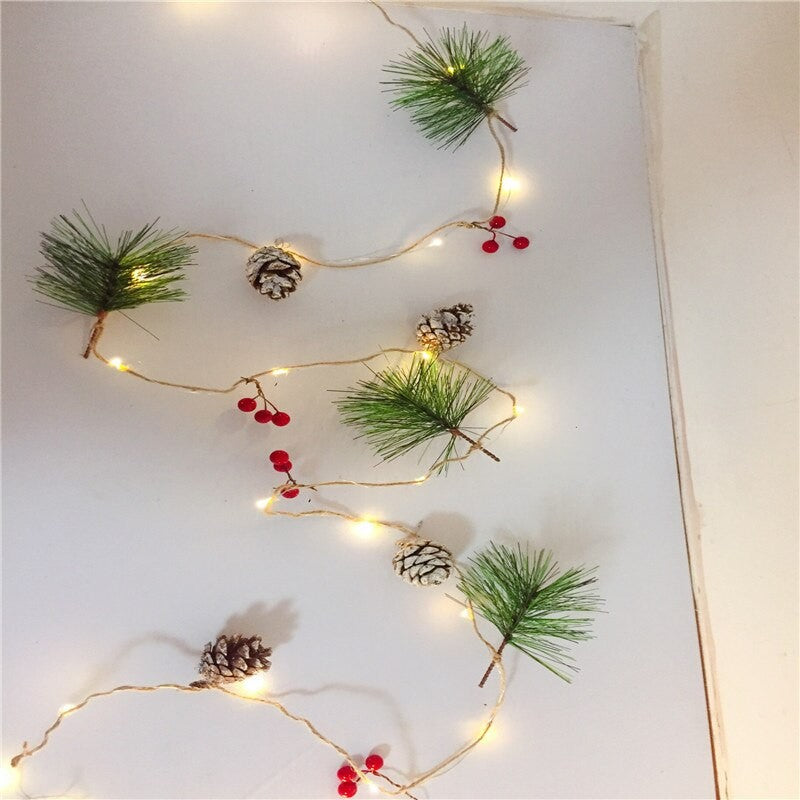 Instalatie Craciun cu baterii, 2 metri, 20 LED-uri tip ace si conuri de pin simple, Alb Cald, Flippy-3