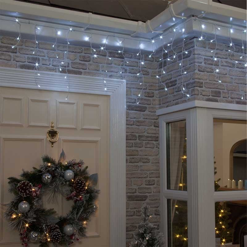 Instalatie Craciun Turturi, IP44, 19 m, 561 Led-uri ,Perdea Franjurata, Alb rece, 8 jocuri de lumini, Transformator 31 V, Putere 9 W, Interconectabila, Interior/Exterior, Prelungitor 5 m inclus, Fir Negru, Flippy-4