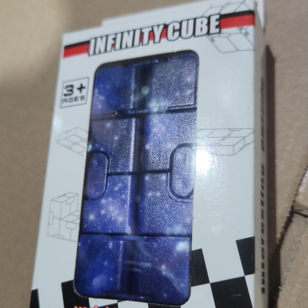 Jucarie Interactiva Antistres cu Miscari Infinite, Cub Magic, 3 ani, 4x4x4cm, Albastru-4