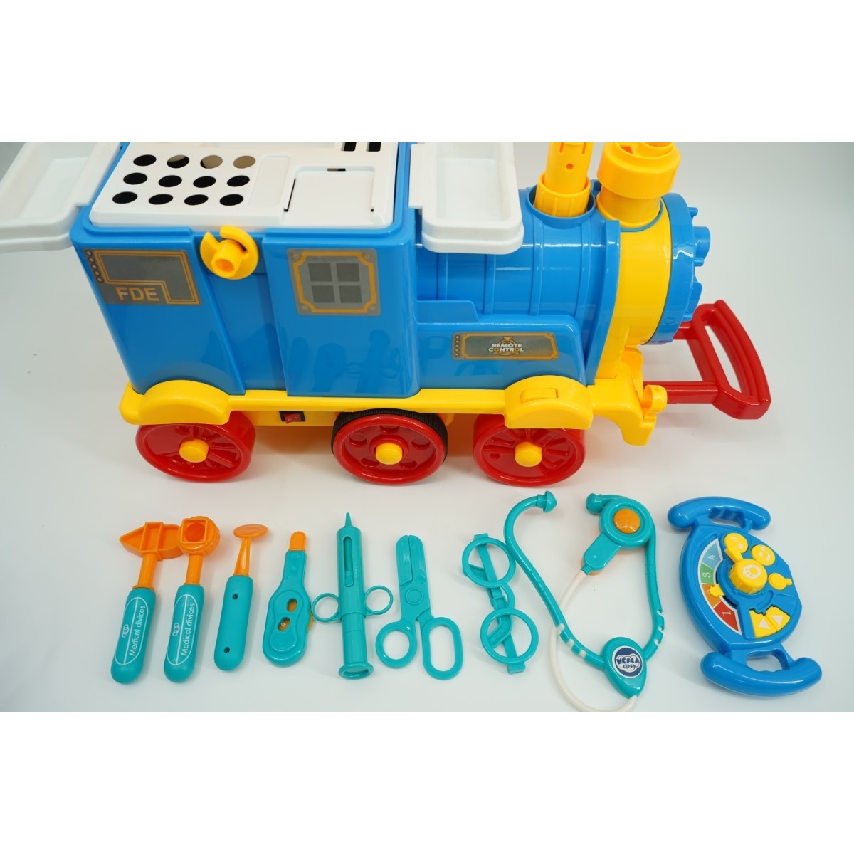 Jucarie locomotiva cu telecomanda si set prim ajutor-6