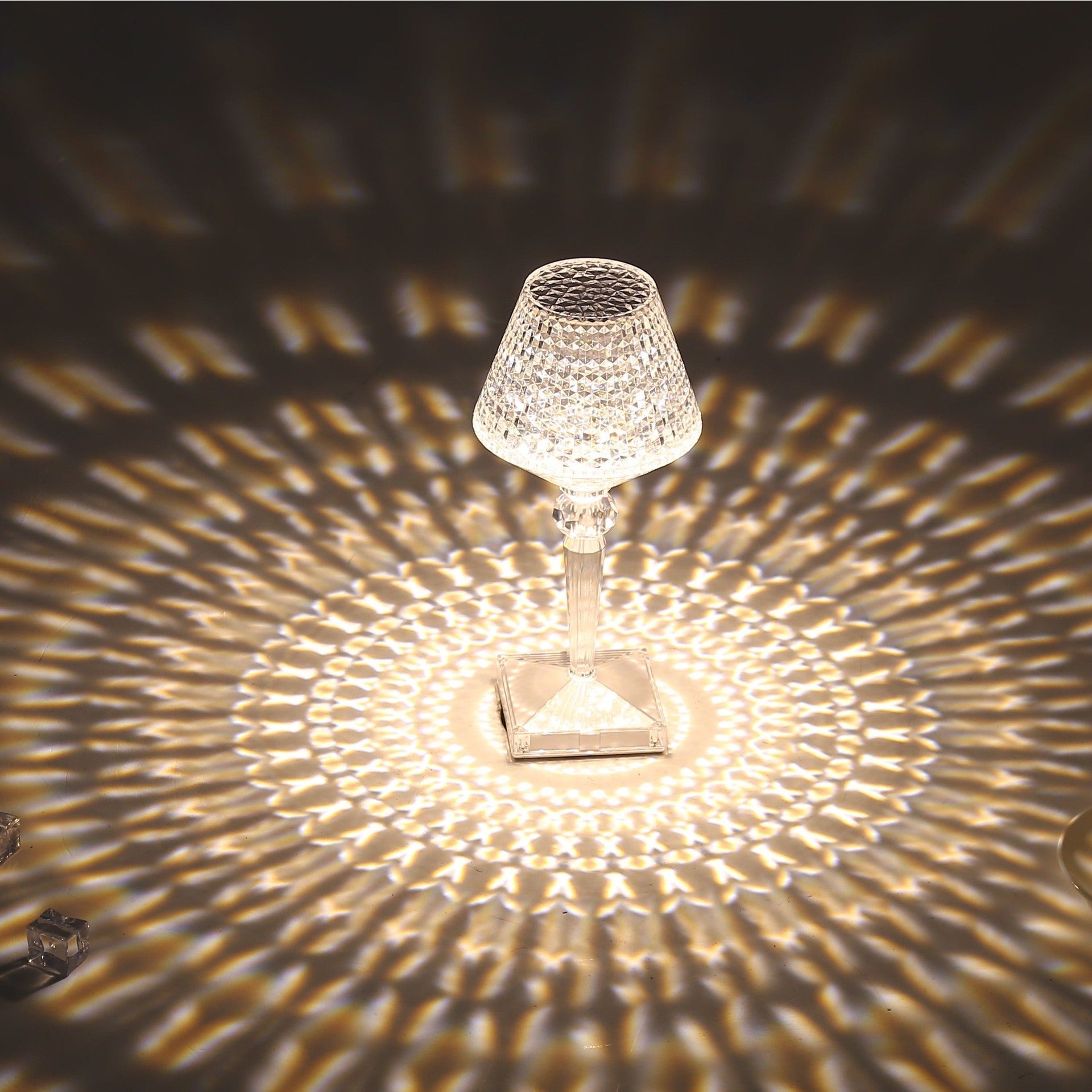 Lampa de birou pe LED RGB 16, Flippy, dimmer tactil, 3 nivele de intensitate, incarcare USB, 3W, Cristal Acrilic, cu telecomanda, forma pahar, transparent-3