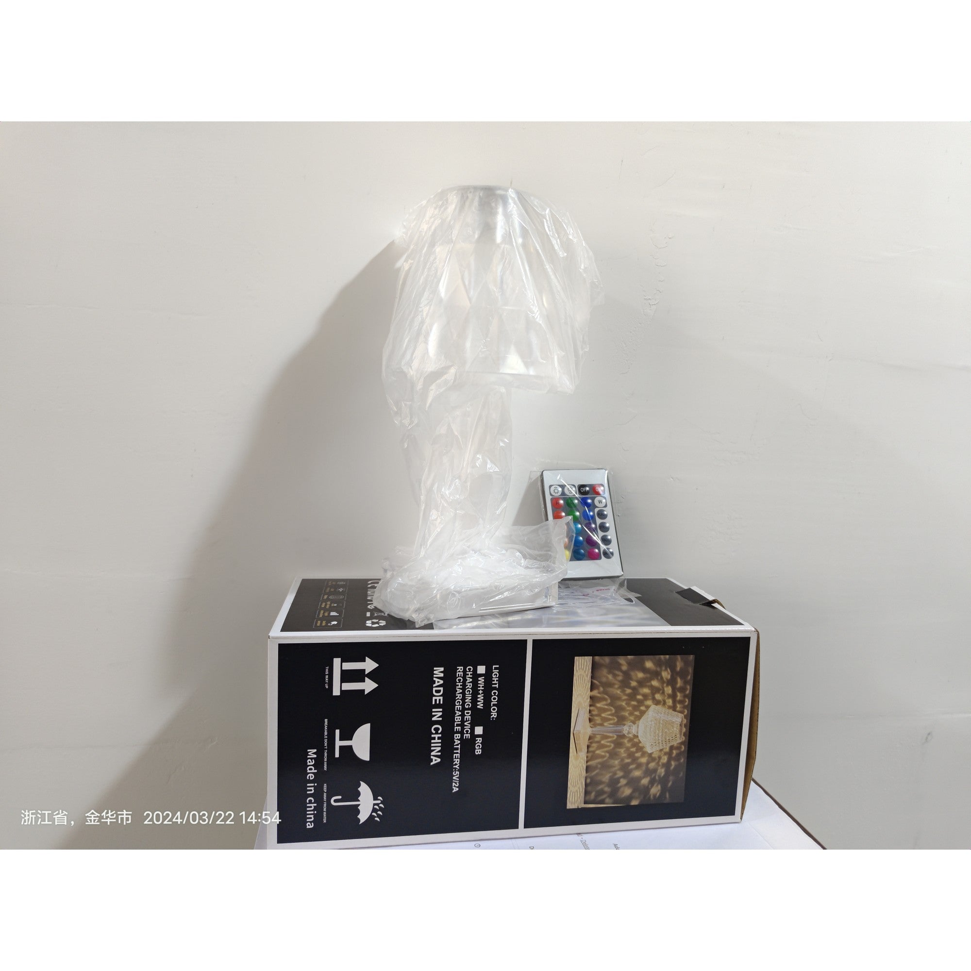 Lampa de birou pe LED RGB 16, Flippy, dimmer tactil, 3 nivele de intensitate, incarcare USB, 3W, Cristal Acrilic, 26x12 cm, cu telecomanda, transparent-7