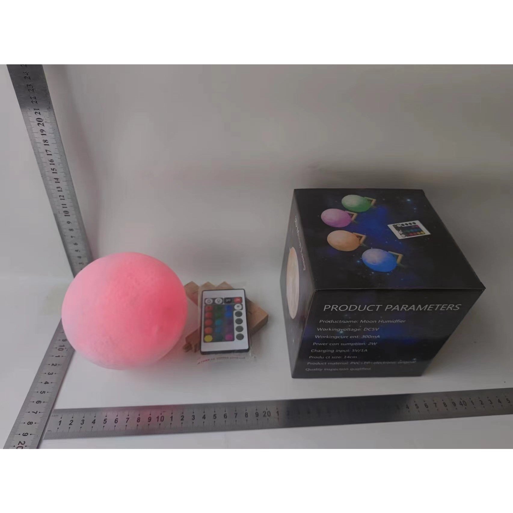 Lampa de veghe in forma de luna cu stele 3D Moon Light, Acumulator integrat, alimentare USB, stand din plastic inclus, 13 cm, 16 culori, Multicolor, Telecomanda inclusa, Flippy-7