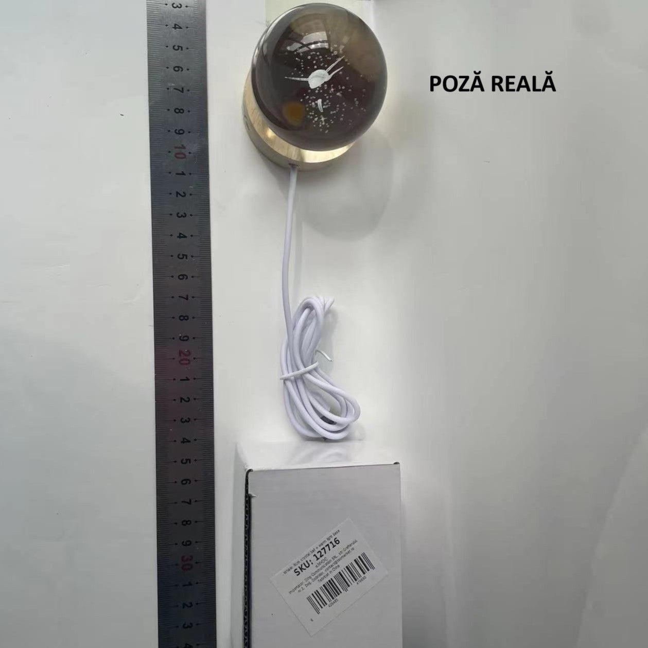 Lampa LED Decorativa, Flippy, cu Bila de Cristal cu Diametru 6cm, Model Balena 3D, Alimentare USB, Suport din Lemn, Lumina Alb Cald-5