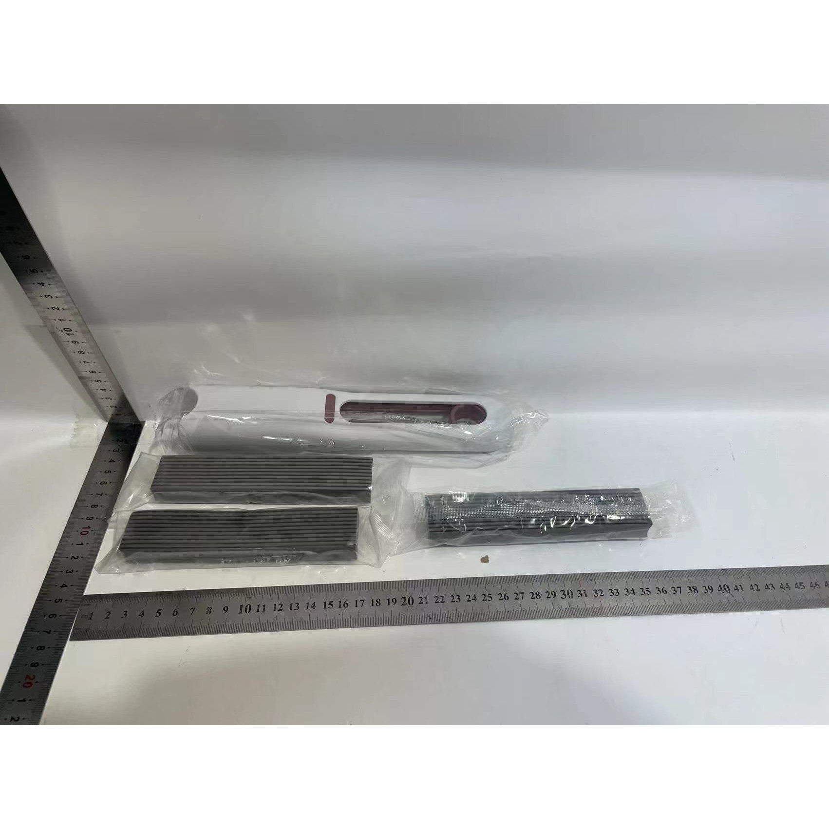 Mop de mână Flippy, mini portabil, cu sistem de stoarcere, dispozitiv de curățare manuală, cu burete absorbant, material PVA, suprafețe și ferestre multiple, 29,5 x 15,5 cm, alb Culoare: Patentat [mop mic + 3 PU care nu se întăresc niciodată Mia-1