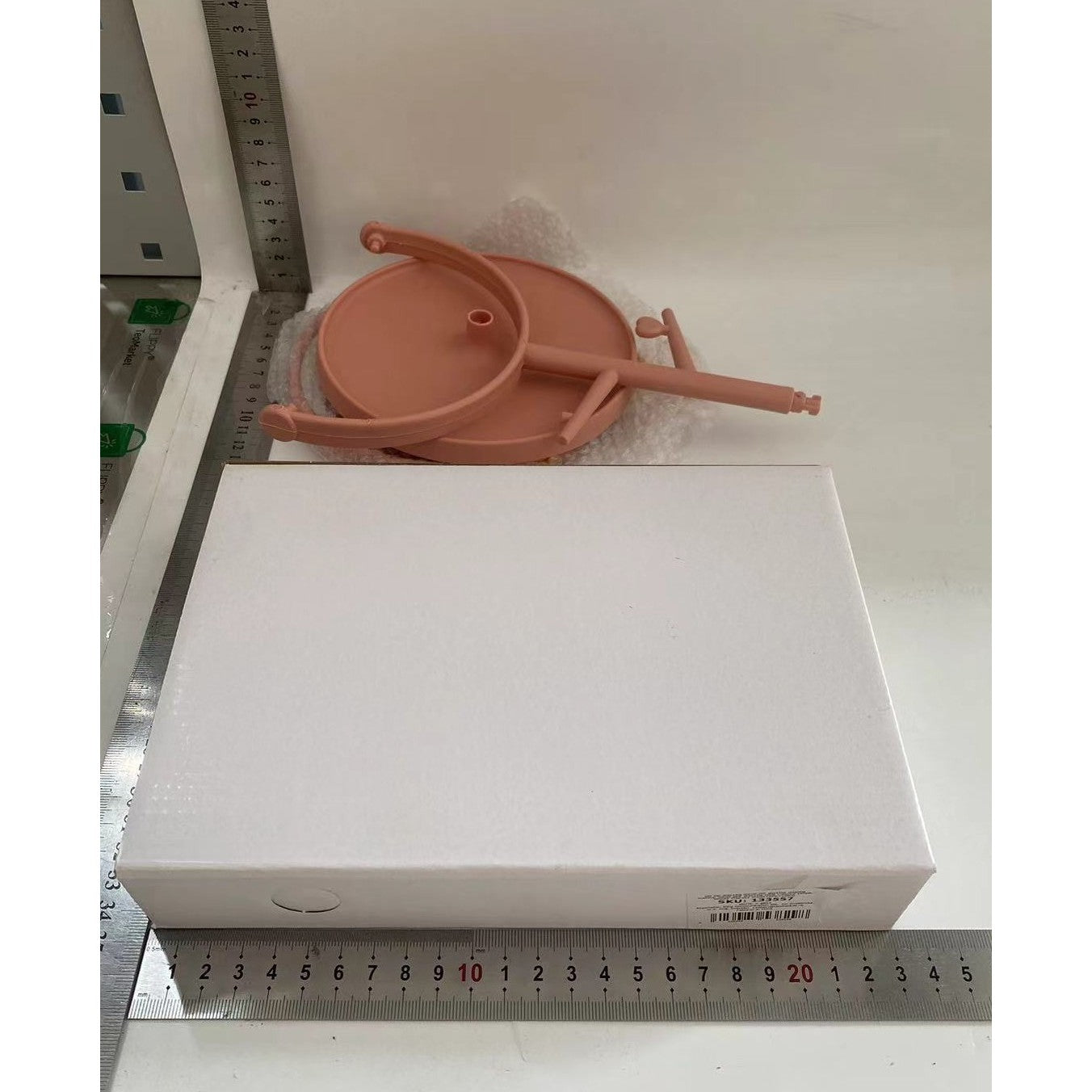 Oglina Cosmetica cu Picior, Flippy, HD, Rotire 360 Grade, 15 cm Diametru, Suport Bijuterii Baza Rotunda + 2 Brate, Model cu Urechi, 31 x 14.5 x 15 cm, din Plastic, Roz/Galben-3