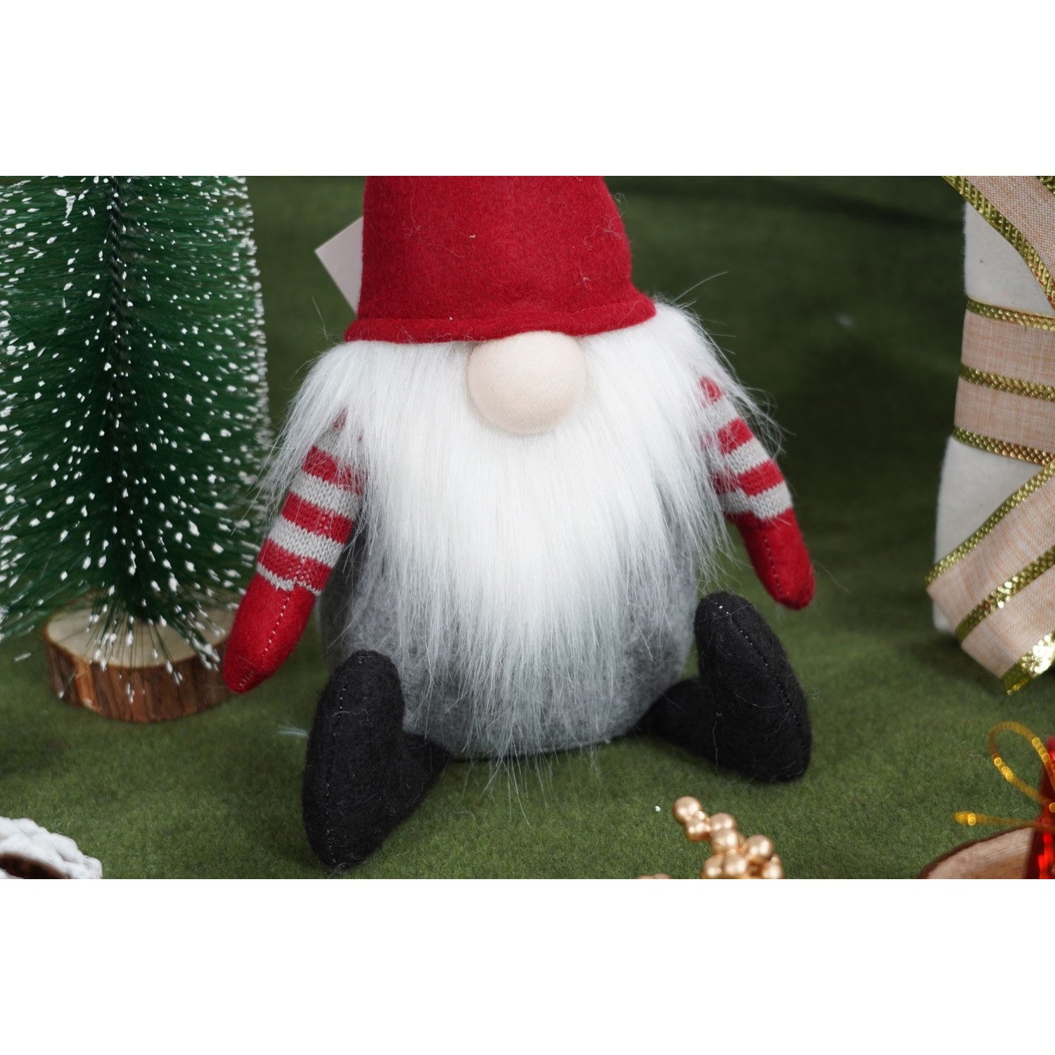 Ornament de Craciun spiridus cu palarie rosie, Flippy, rosu/gri, textil, 31 cm-4