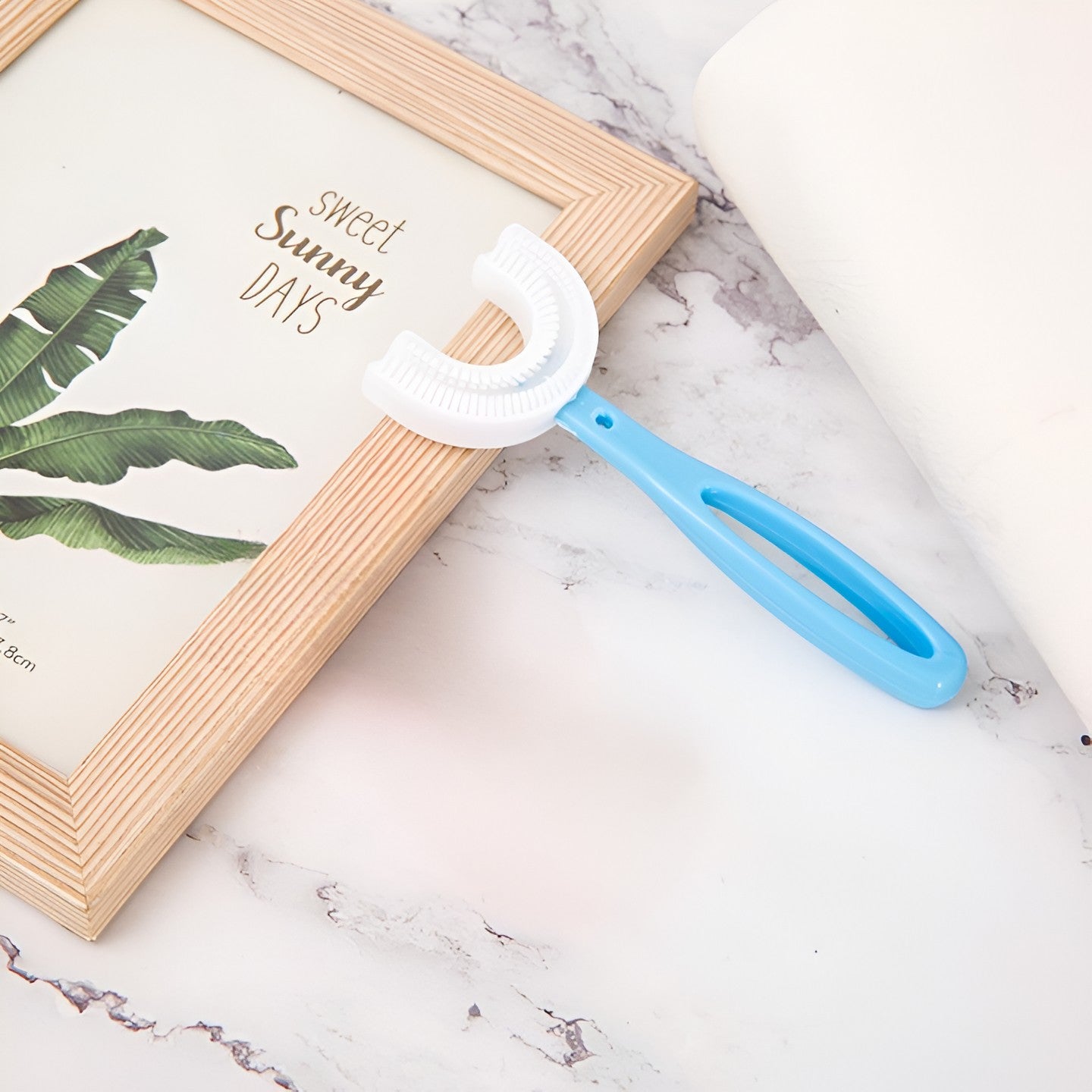 Periuta de Dinti in Forma de U, Flippy, pentru Copii 6-12 ani, Peri Moi, 12 cm, Model Inima, Culoare Albastru-2