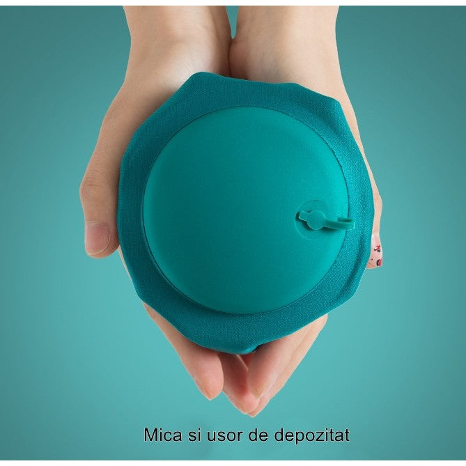 Perna pentru gat Flippy, portabila, umflare prin apasare, usor de depozitat, imbracata in material catifelat, in forma de U, 40 x 28 cm, verde-3