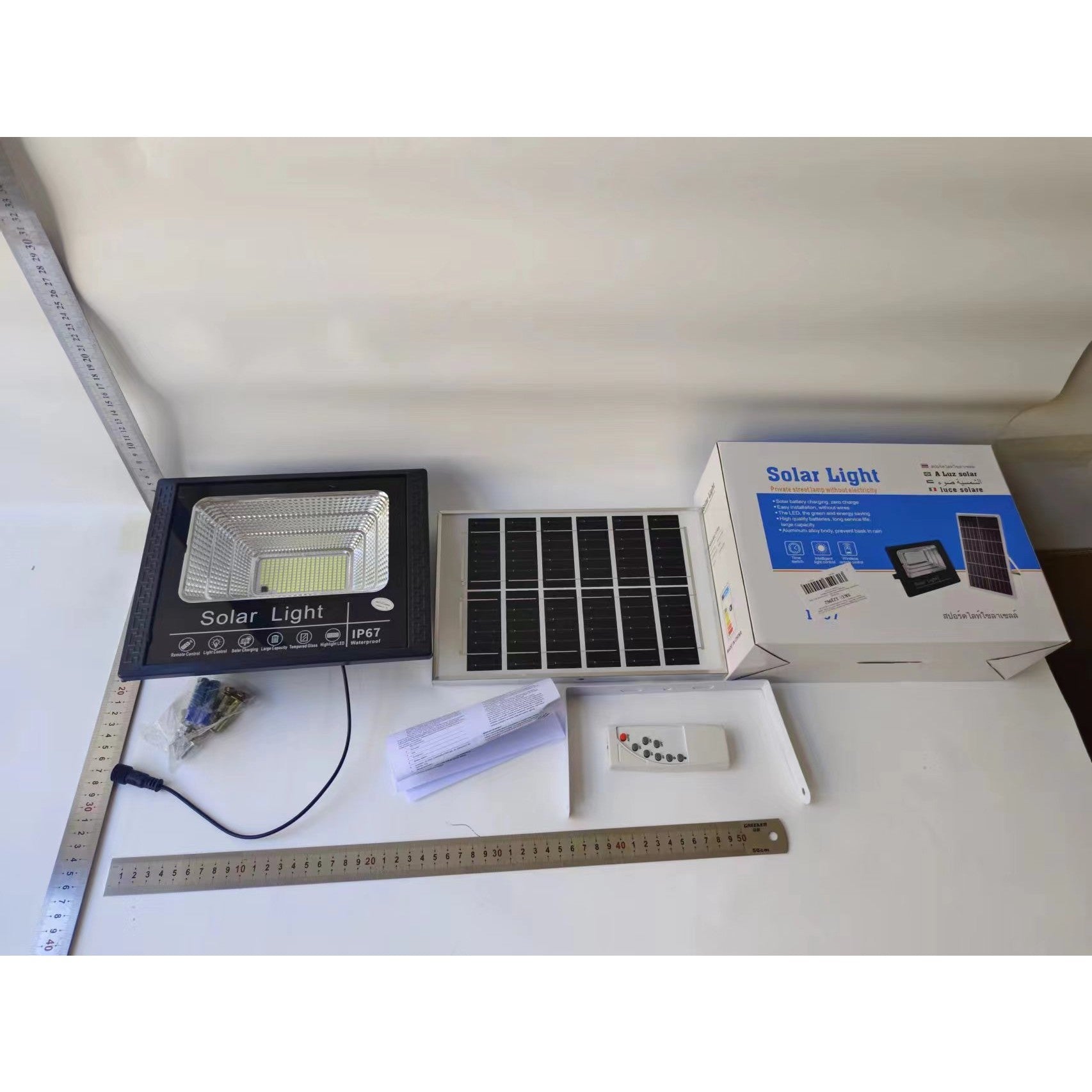 Proiector LED/Lampa solara de exterior Flippy, 20 cm x 25 cm, Rezistent la Apa IP67, cu Panou Solar, 220 LED SMD, 100W, Senzor de lumina, Timer, cu Telecomanda, 2 moduri de iluminat, kit montaj inclus, Lumina Rece-11