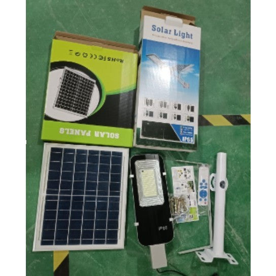 Proiector LED pentru stalp, casa, perete cu suport metalic inclus, Flippy, 38,5 cm x 14,2 cm, Rezistent la Apa IP65, cu Panou Solar, 240 COB LED, 100 W, Senzor de lumina, Timer, cu Telecomanda, intensitate reglabila, kit montaj inclus, Lumina Re-5
