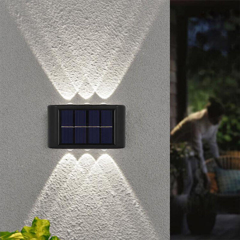 Lampă solară de perete pentru grădină