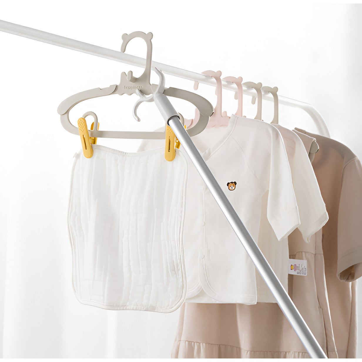 Set 10 Umerase pentru Copii, Flippy, Potrivite pentru Uscarea si Depozitarea Hainelor de Bebelusi, 28x16.7 cm, Crem-6
