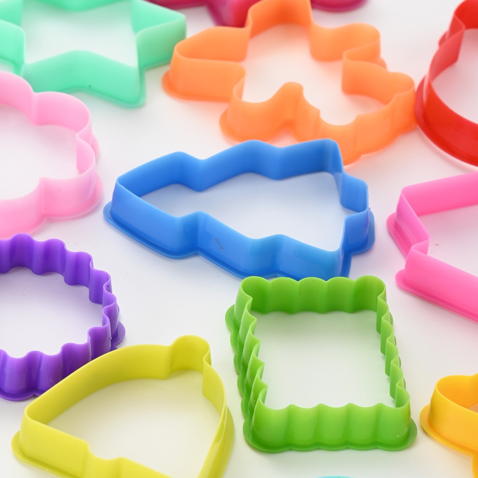Set 12 forme pentru prajituri Flippy, material polipropilena, diverse forme, pentru orice ocazie, adancime 1.6 cm, 23.3 x 33.5 x 1.8 cm, multicolor-7