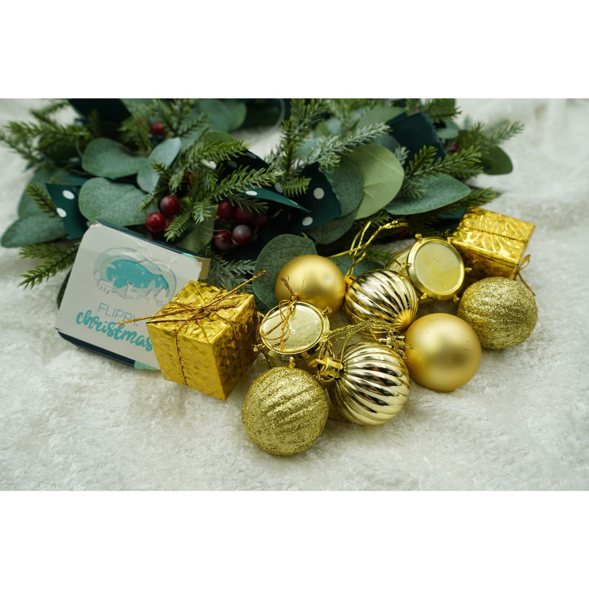 Set de 20 ornamente de brad, Flippy, de tip Glob, Auriu, din polistiren, cu finisaj sclipitor , cutie 4 cm adancime x 20 cm lungime x 16 cm inaltime-2