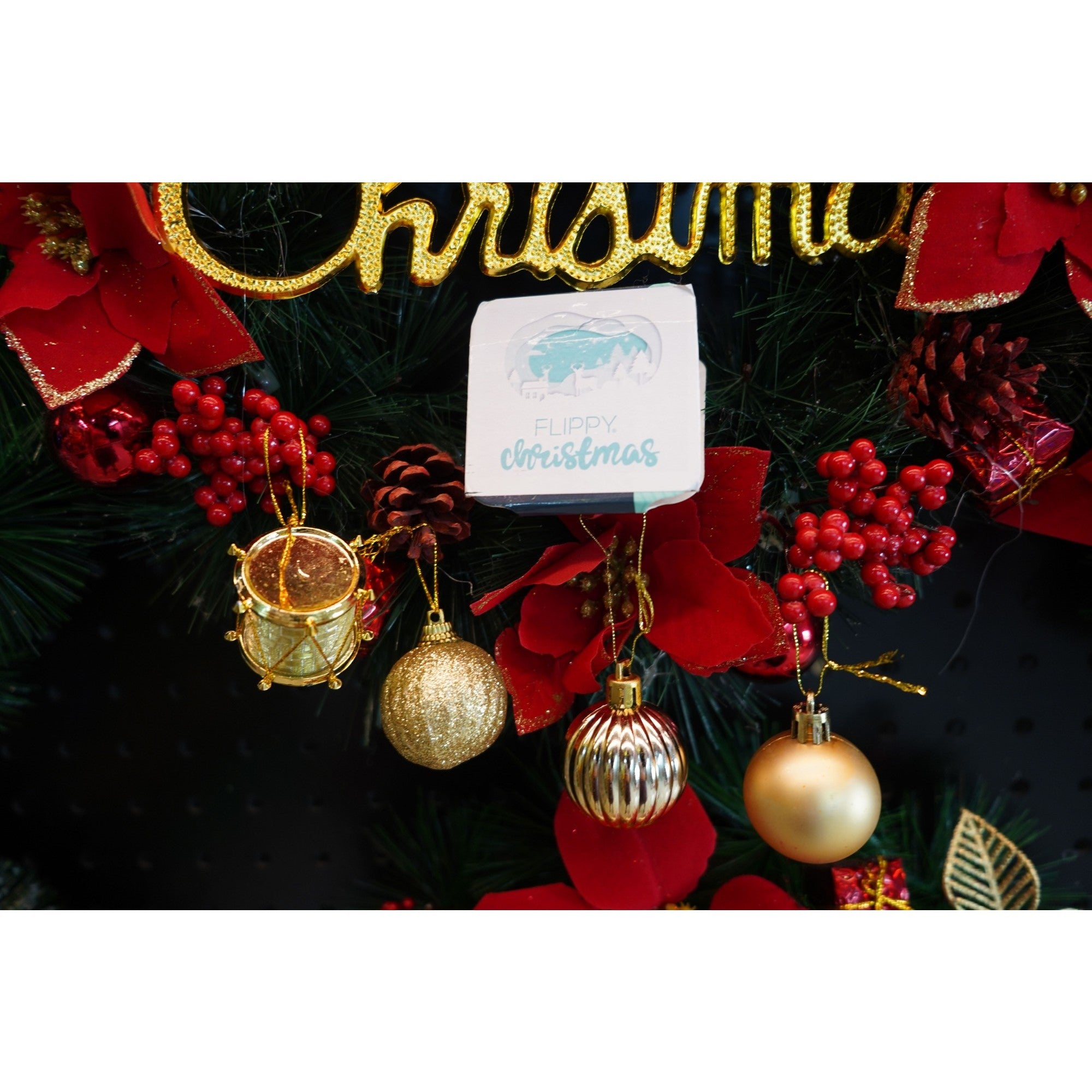 Set de 20 ornamente de brad, Flippy, de tip Glob, Auriu, din polistiren, cu finisaj sclipitor , cutie 4 cm adancime x 20 cm lungime x 16 cm inaltime-4