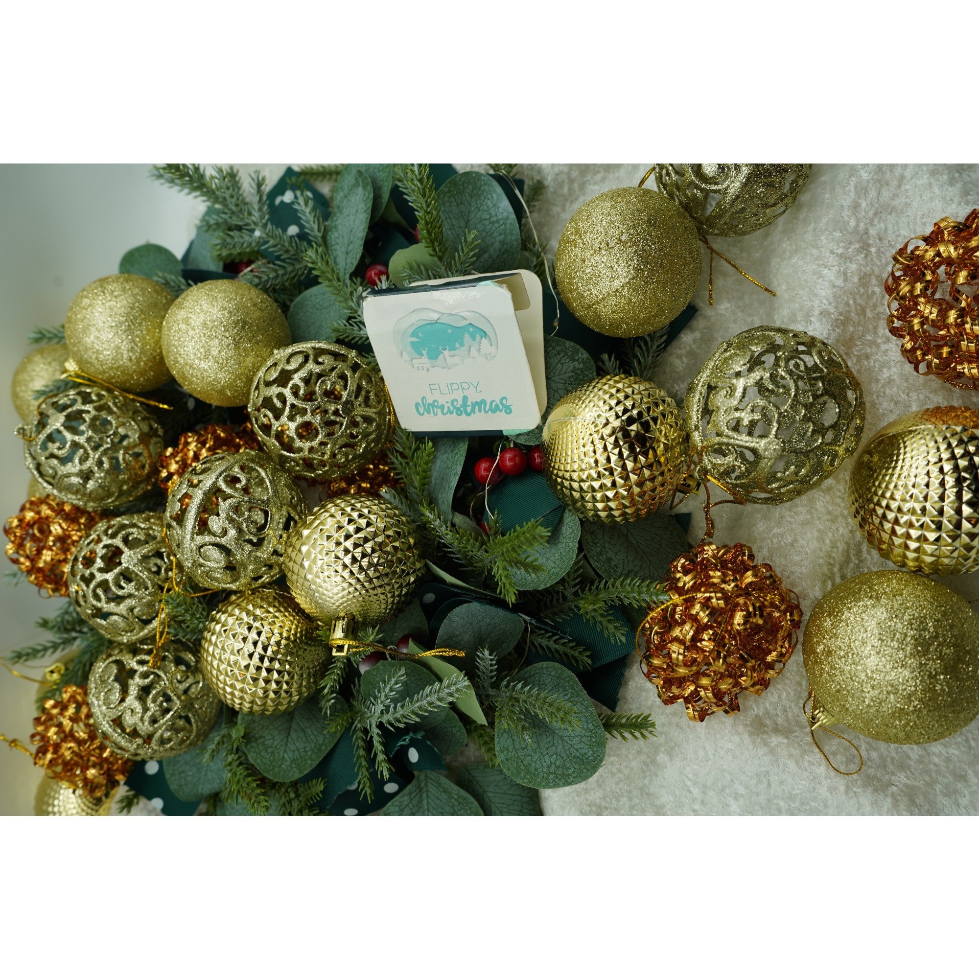 Set de 28 ornamente de brad, Flippy, de tip Glob, Cupru/ Auriu, din polistiren, cu finisaj sclipitor , cutie 18 cm adancime x 22 cm inaltime x 18 cm lungime)-3