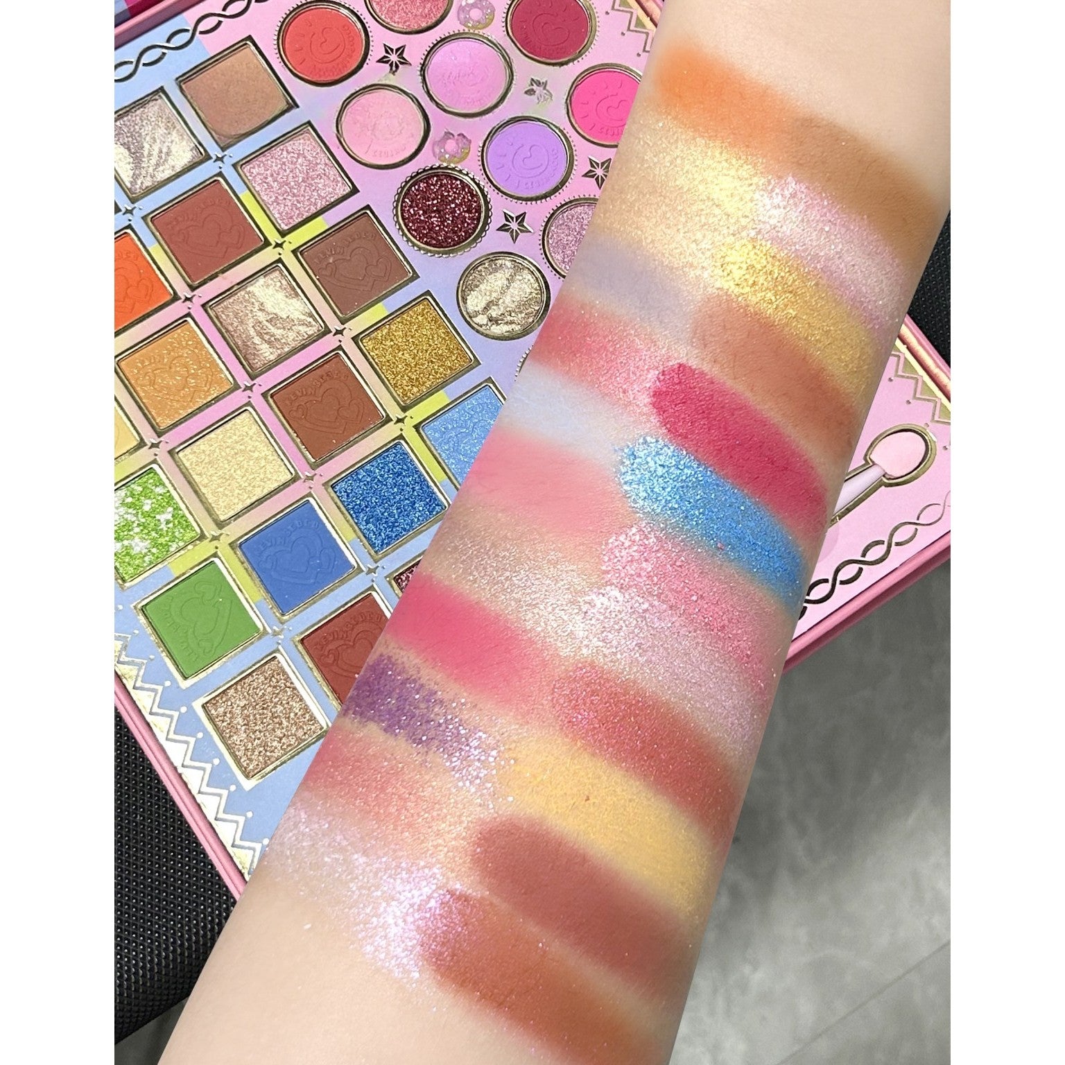 Paleta de Machiaj, KEVIN & COCO, Best Partner, Fard de Pleoape, Breloc si Cercei, 50 culori, 22 x 21 x 5cm-7