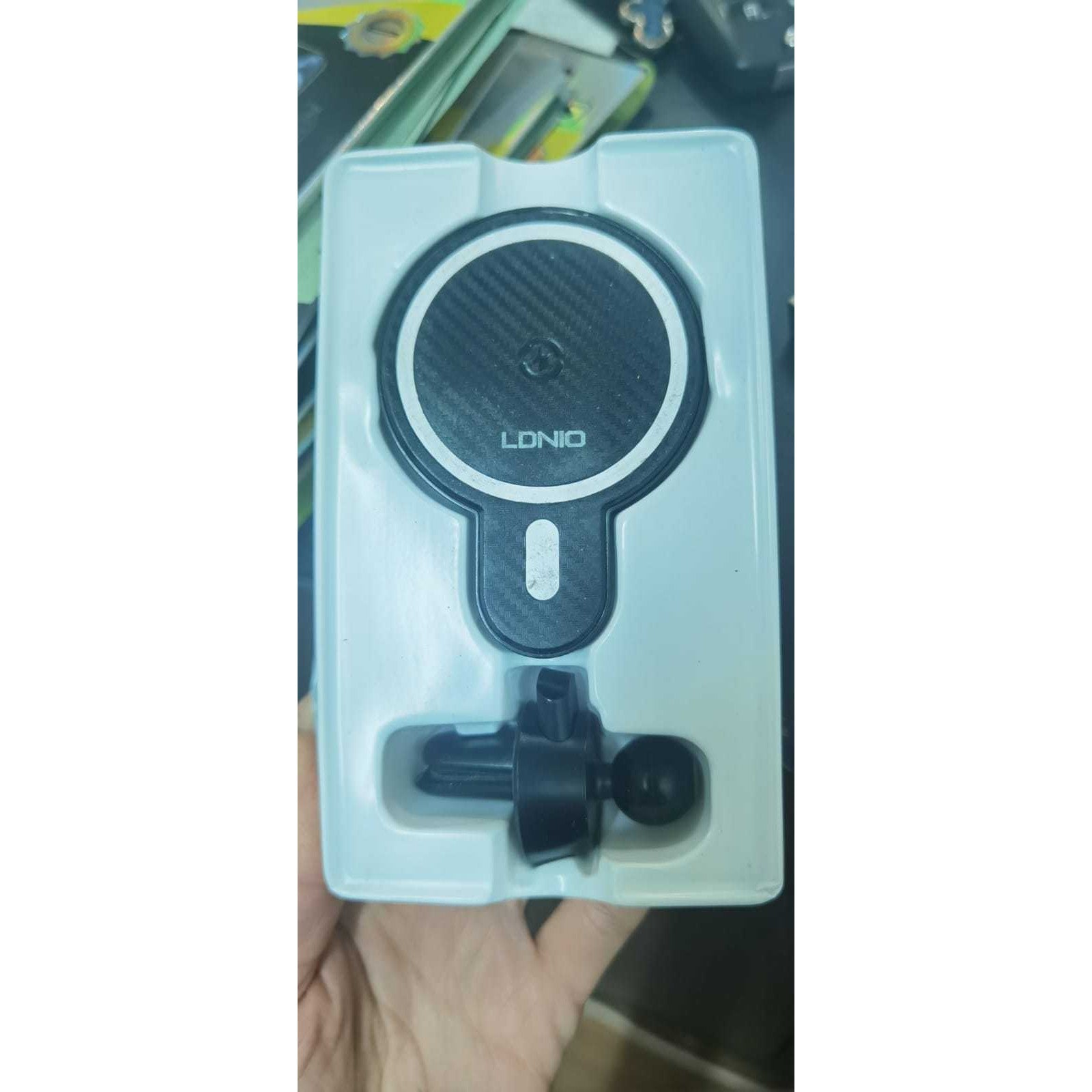 Suport auto MagSafe cu incarcare wireless 15W, Flippy, pentru seria iPhone 12, seria iPhone 13 si seria iPhone 14, Negru, Resigital-7