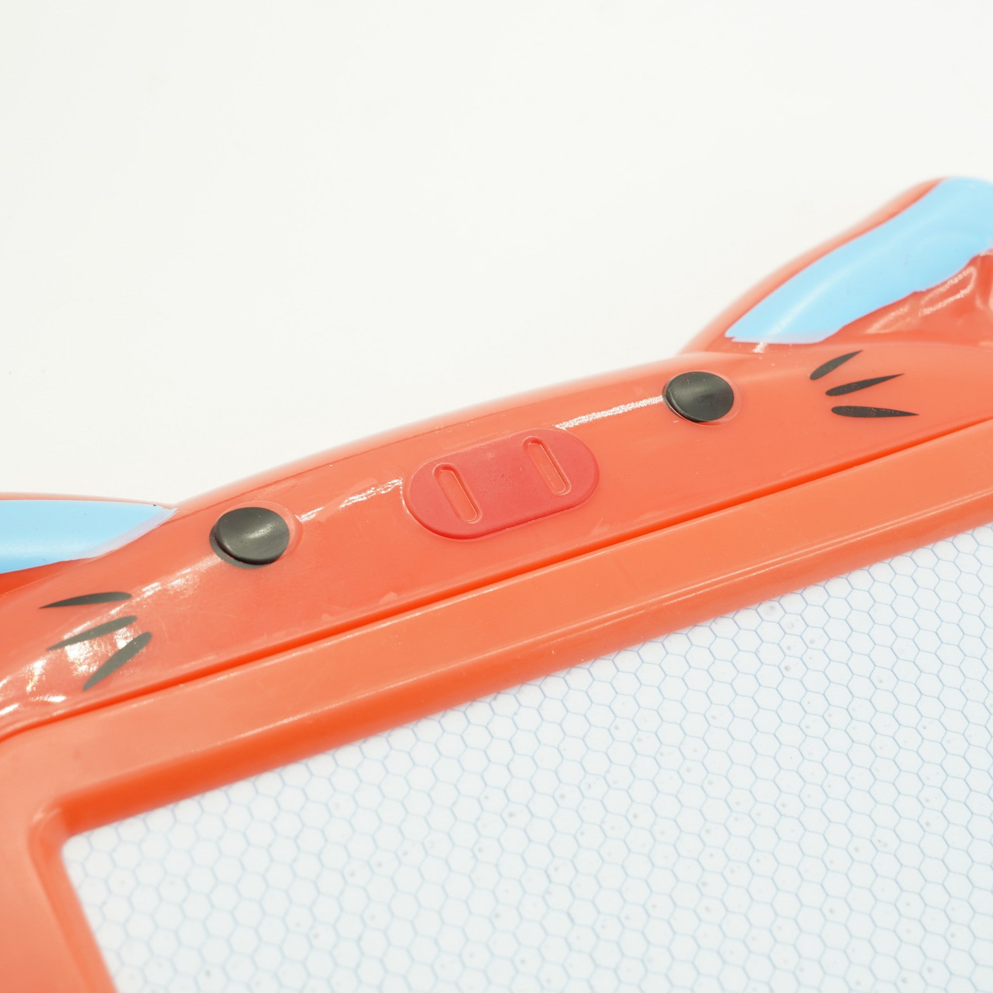 Tablita Magnetica de Scris si Desenat, Flippy, Model Pisica, cu Creion, Dimensiuni 23.2x18.5 cm, Suprafata Desen 14.6x10.4 cm, Dezvolta Imaginatia si Creativitatea, Incurajeaza Exersarea Scrisului, Rosu-1