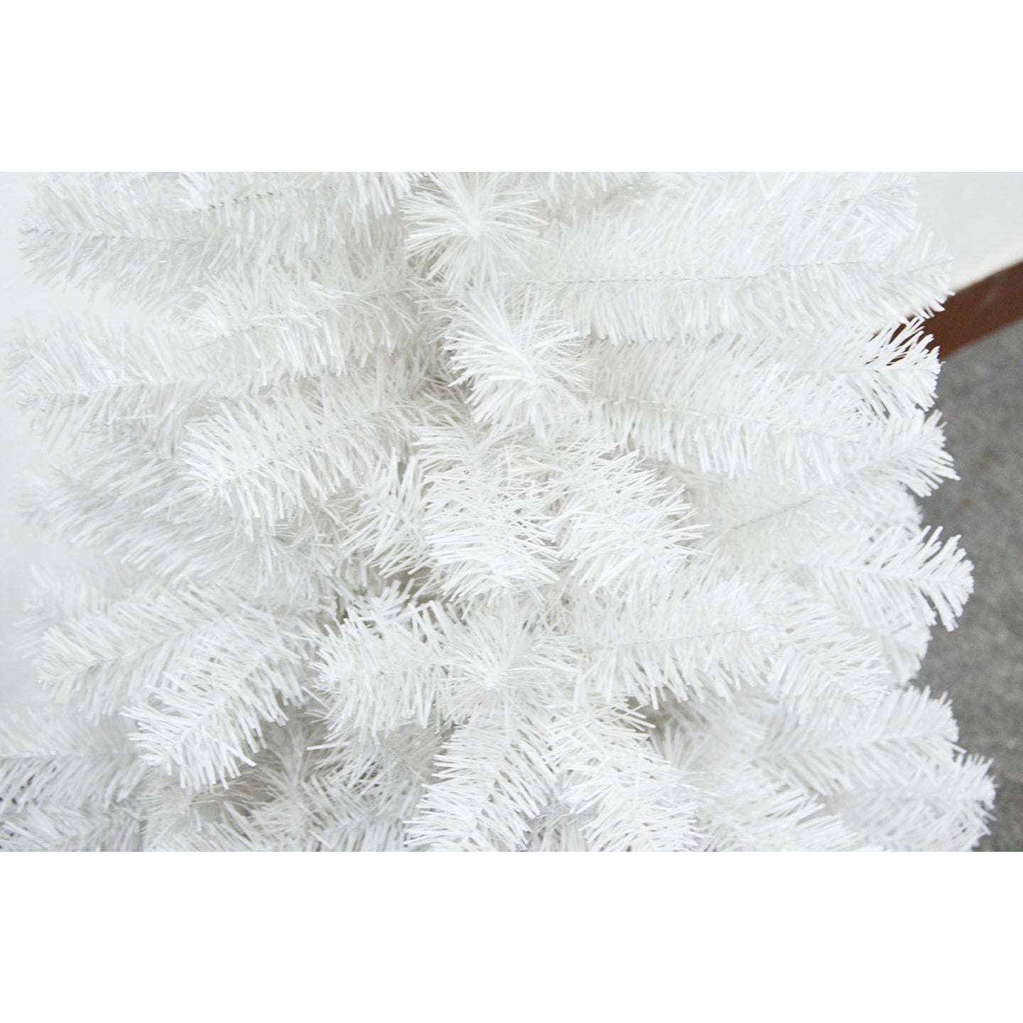 Brad de Craciun artificial cu suport inclus Flippy, 120 cm, 240 ramuri/varfuri, material plastic, suport clasic, fara iluminare, utilizat pentru interior/exterior, alb-3