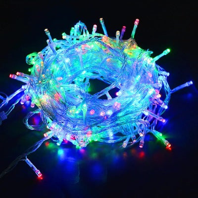 Instalatie tip fir transparent lumina multicolora