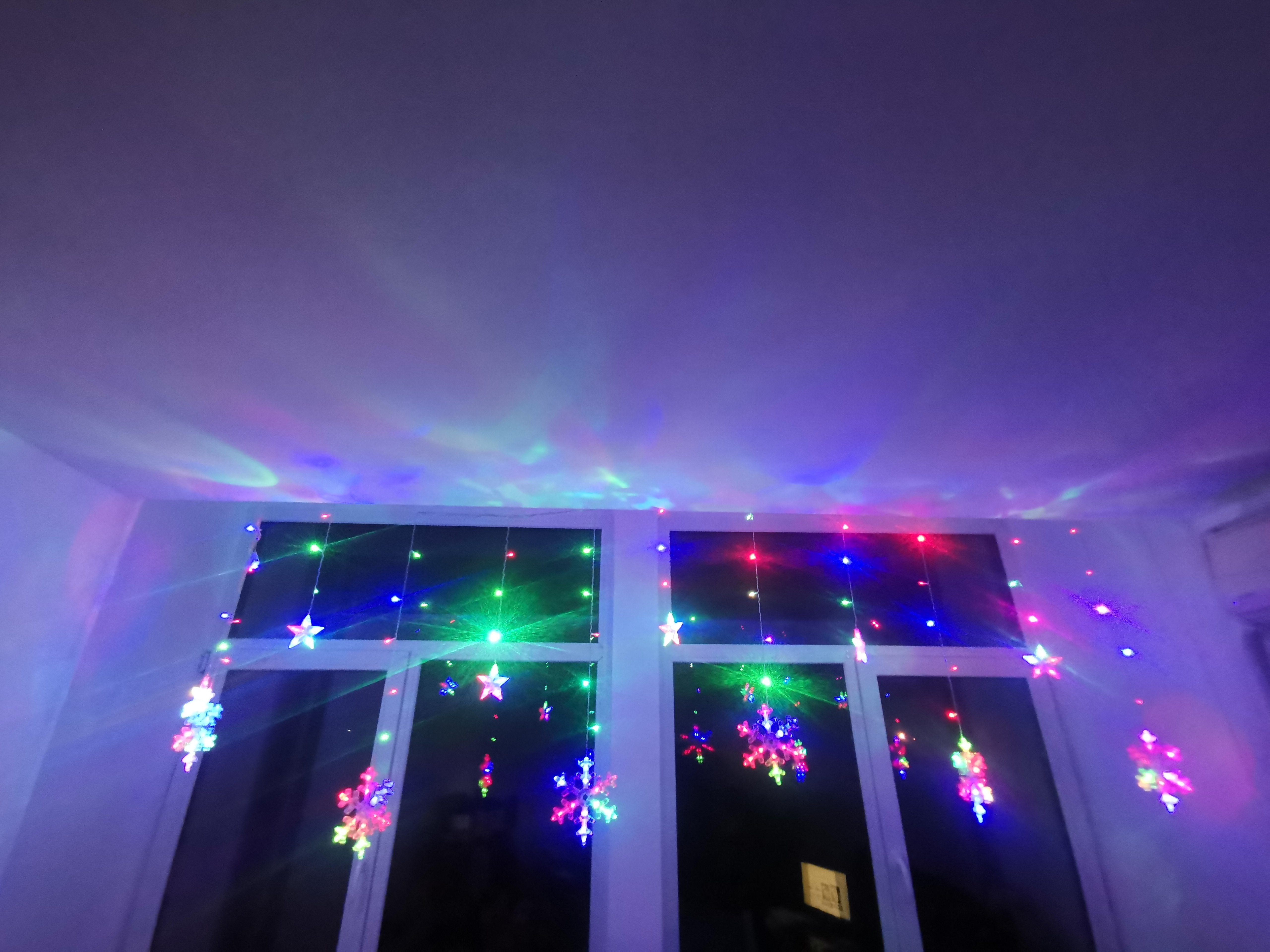 Instalatie Lumini de Craciun "Fulgi de Zapada", 270 cm