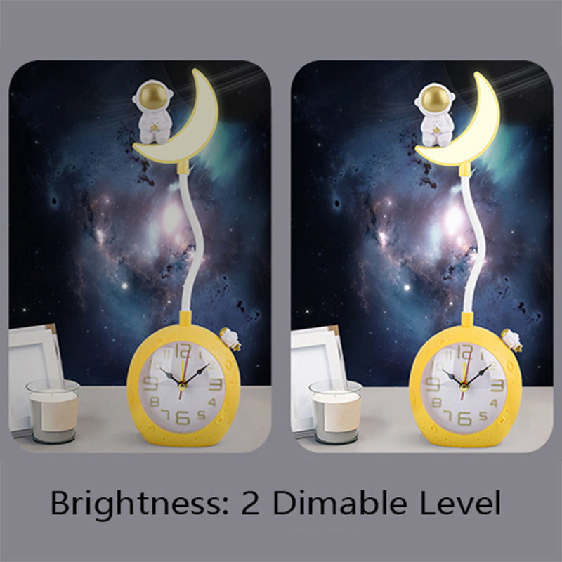 Lampa de veghe cu ceas si alarma, luna si astronaut, multicolor