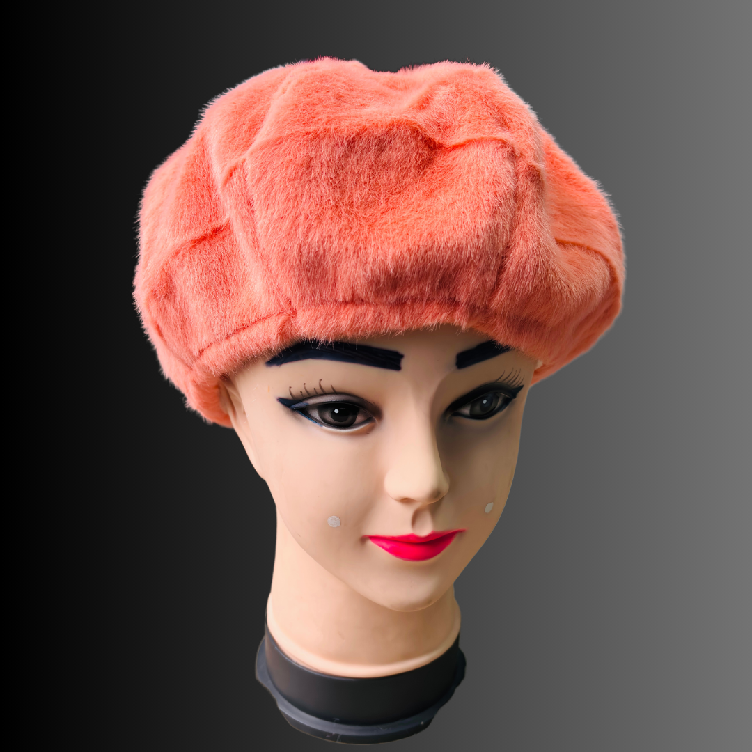 Căciulă tip Beretă Fluffy din lână cu moț - Interior flaușat, exterior imitație blană, diverse culori